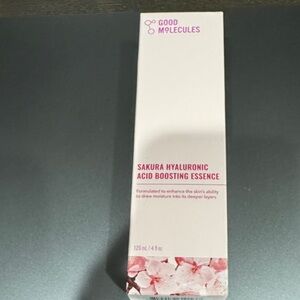 Good Molecules Sakura Hyaluronic Acid Boosting Essence